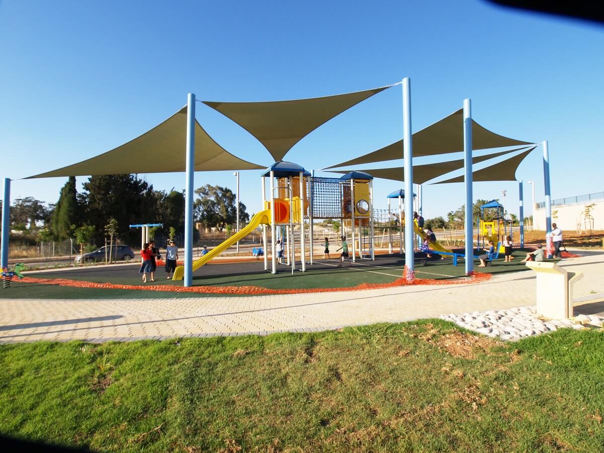 מתקני משחק וכושר לגני שעשועים